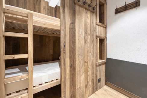 photo_66c144d54a73b8e384accca7ac96a3c2