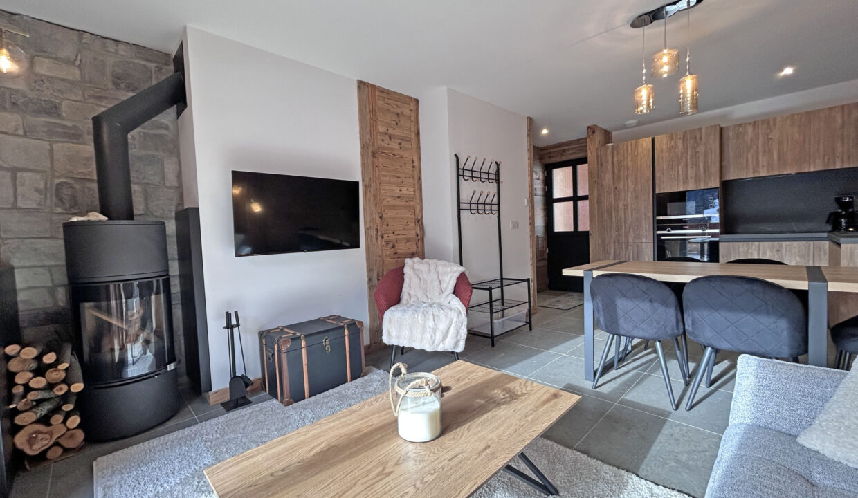 photo_98c579a4f5f35a33d7ba1de849d64242